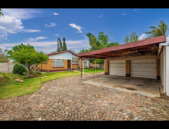 3 BEDROOM HOUSE FOR SALE IN BRENTHURST